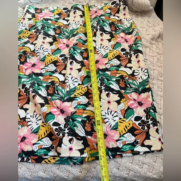 Lane Bryant floral Print pencil skirt 18 - Picture 3 of 7